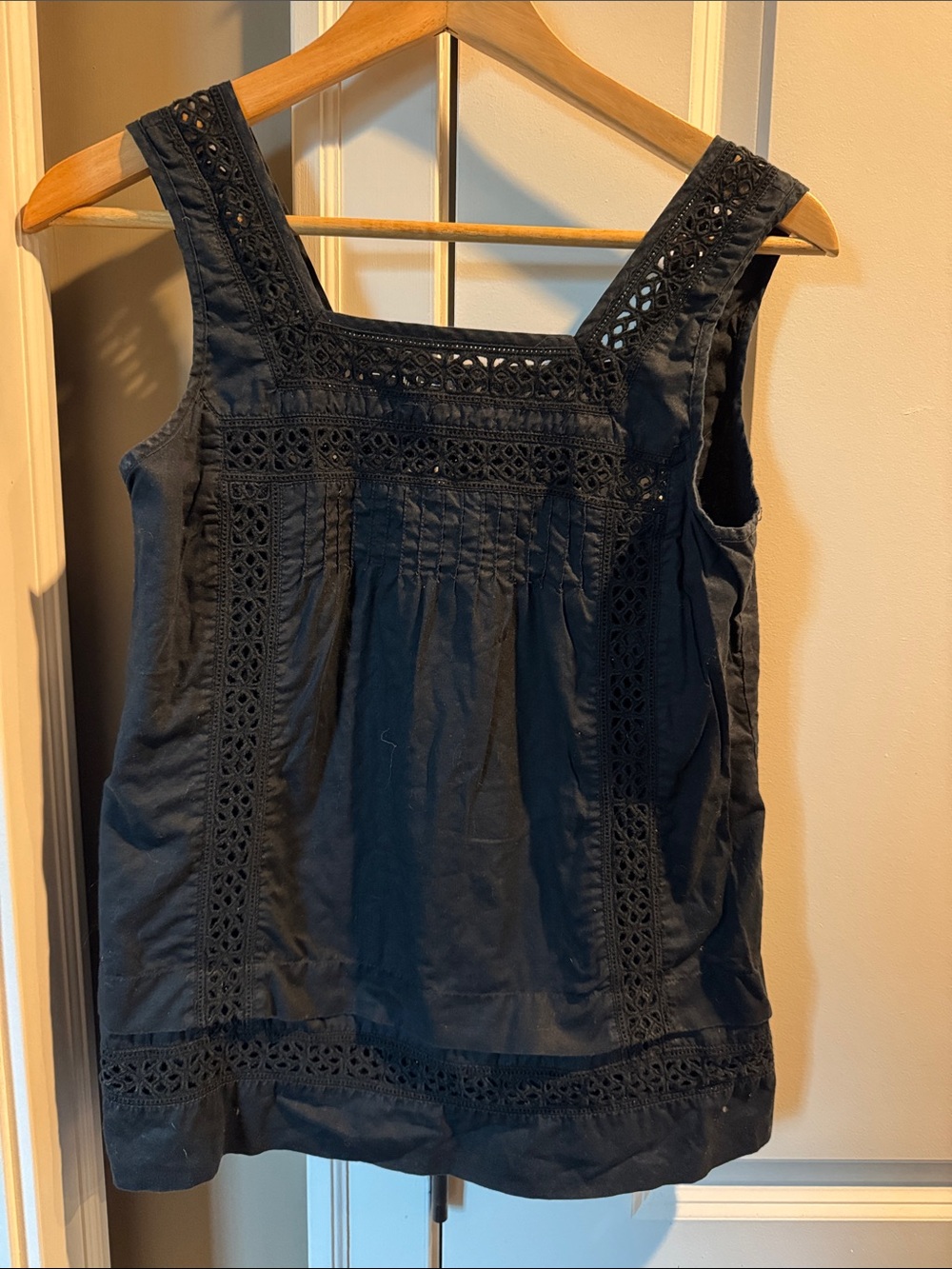 Gap Women's Black Crochet-Trim Square Neck Tank Top